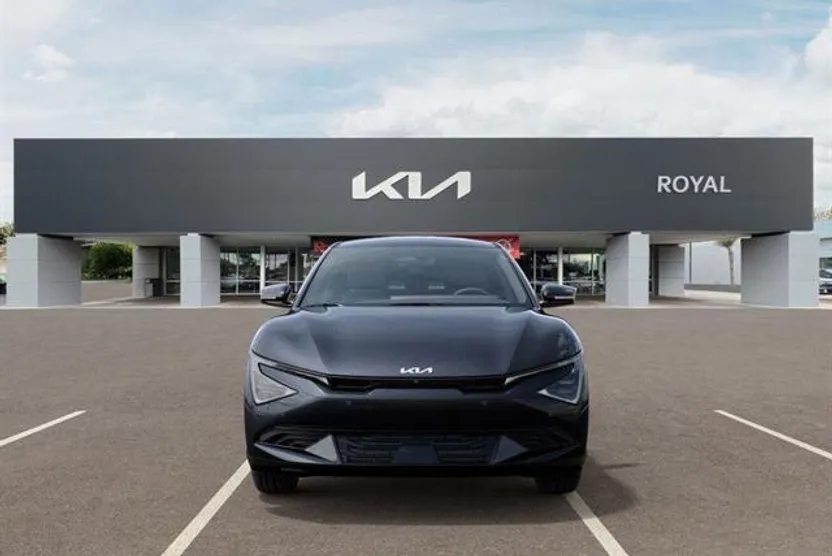 2025 Kia EV6 Light photo 1