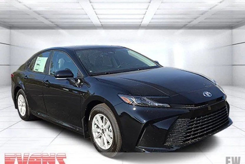 2026 Toyota Camry LE photo 1