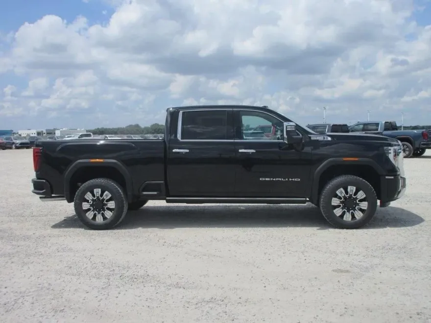 2025 Gmc Sierra 2500 HD Denali photo 1