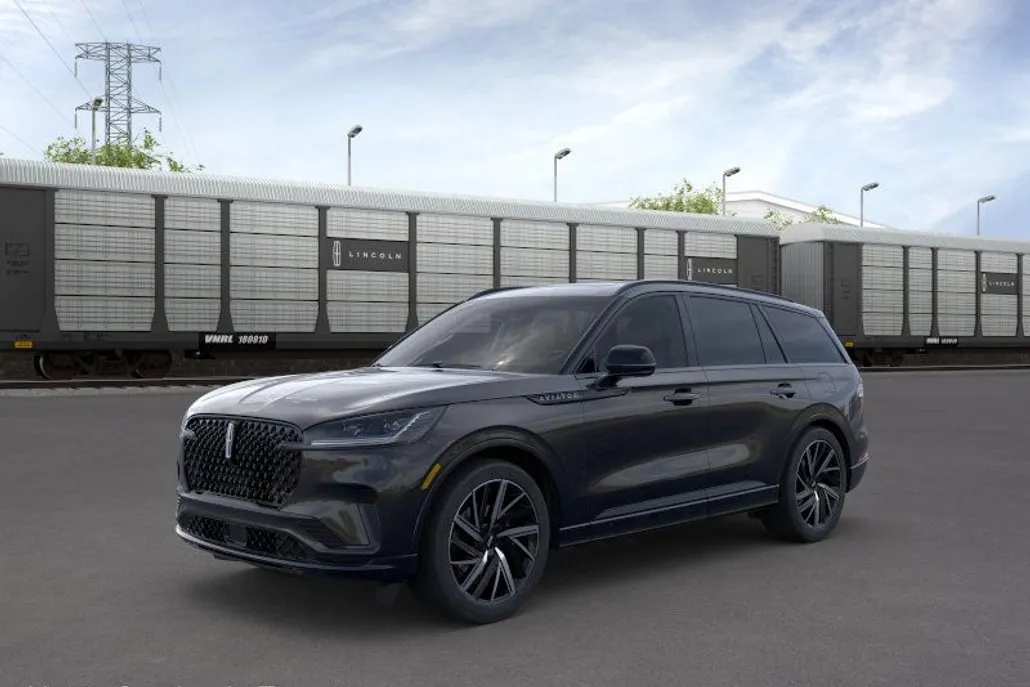 2025 Lincoln Aviator Black Label photo 1