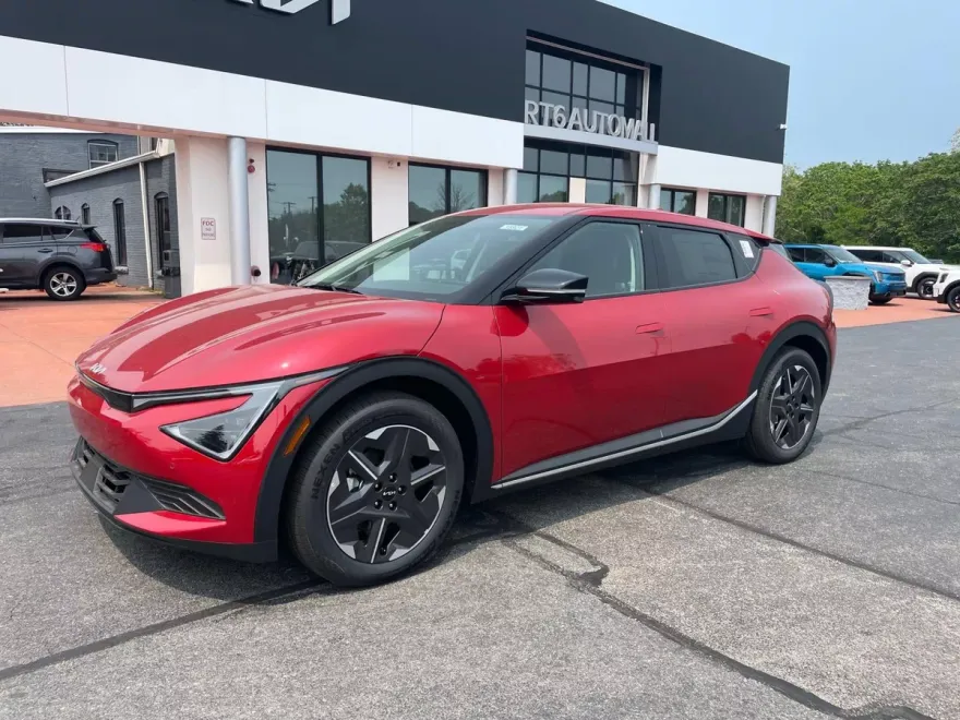 2025 Kia EV6 Light photo 1