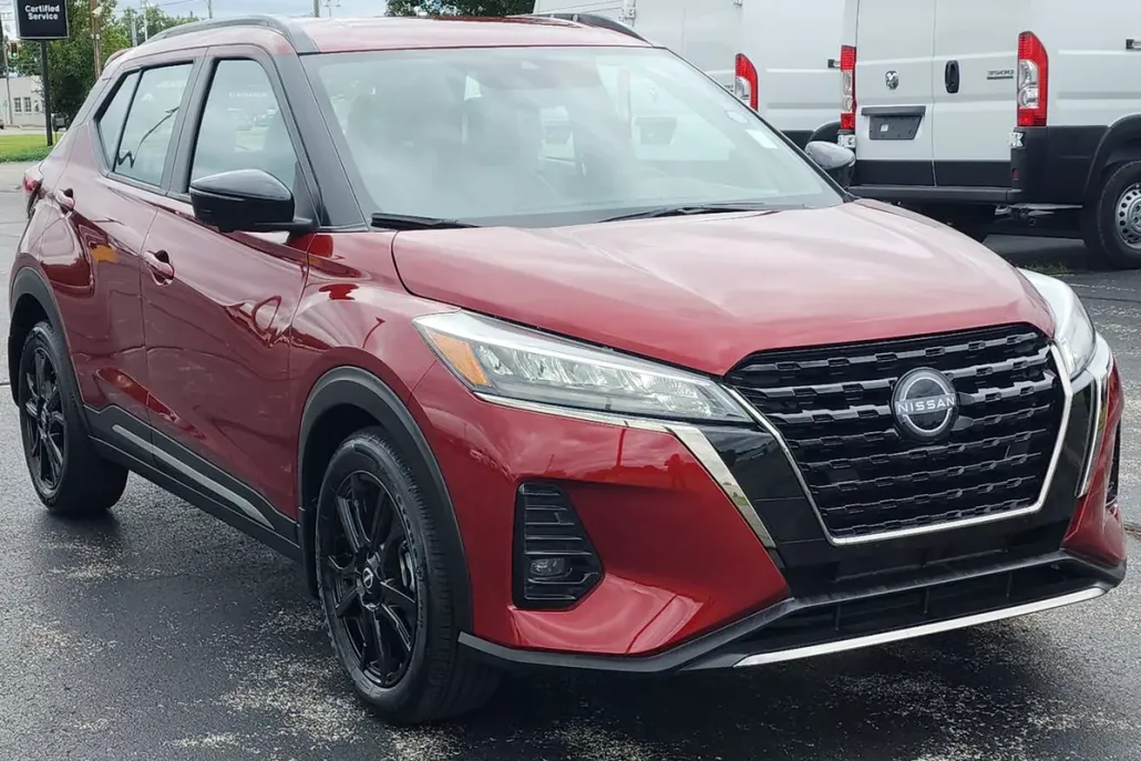 2024 Nissan Kicks SR photo 1