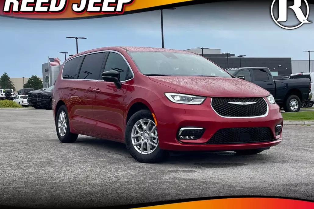 2025 Chrysler Pacifica photo 1