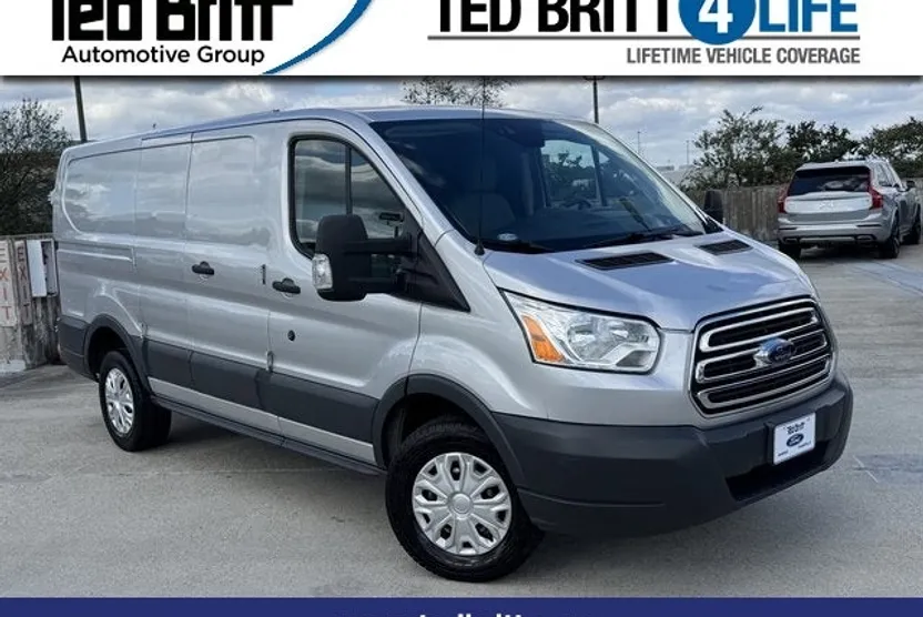 2017 Ford Transit photo 1