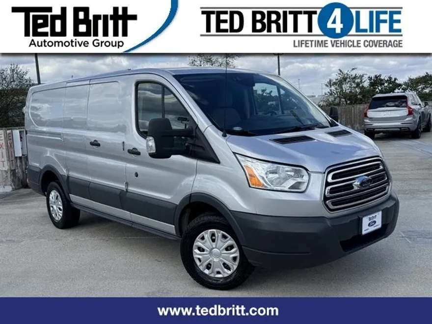 2017 Ford Transit photo 1