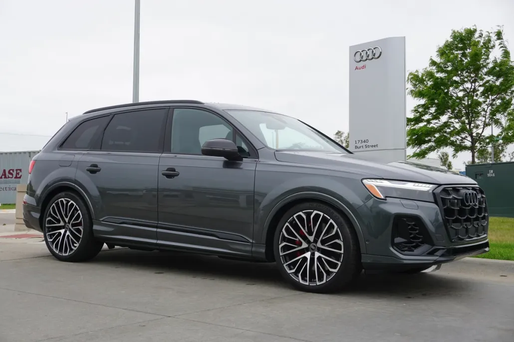2025 Audi SQ7 Prestige photo 1