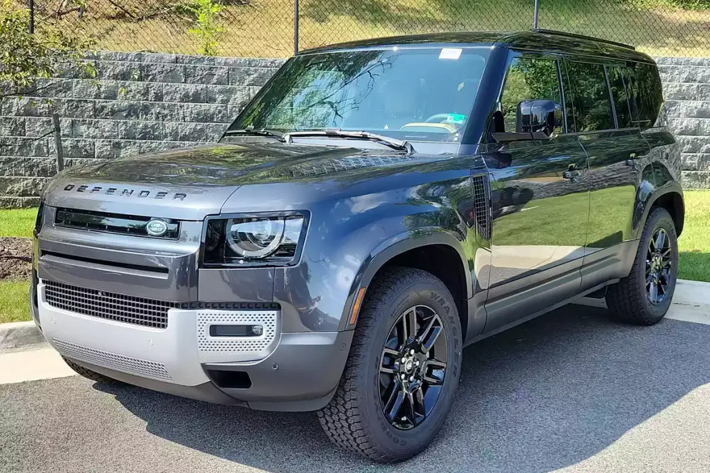 2025 Land Rover Defender 110 S photo 1