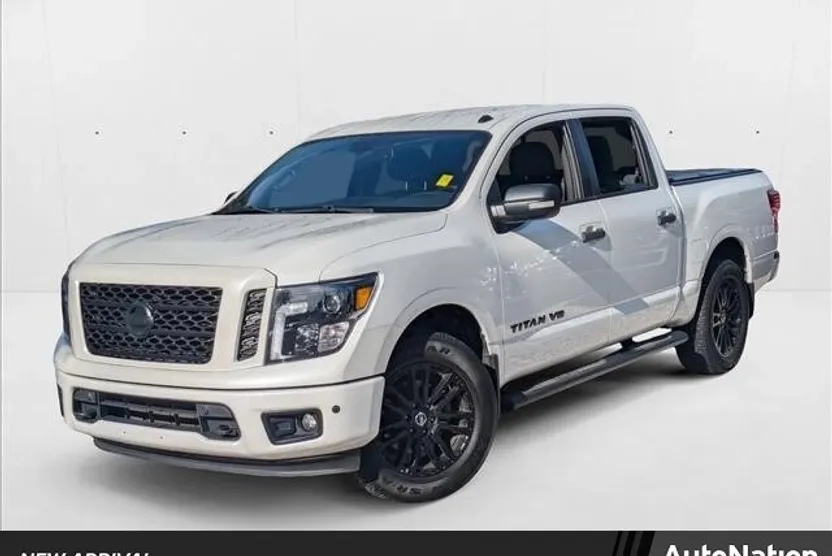 2018 Nissan Titan Crew Cab SV photo 1