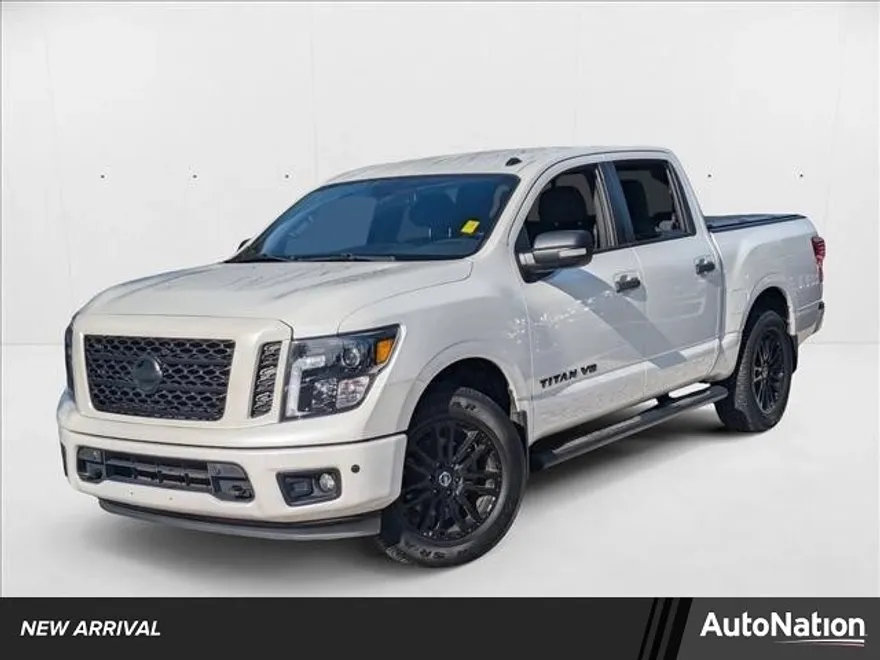 2018 Nissan Titan Crew Cab SV photo 1