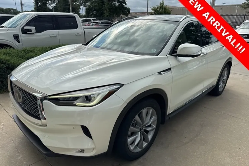 2019 Infiniti QX50 Essential photo 1
