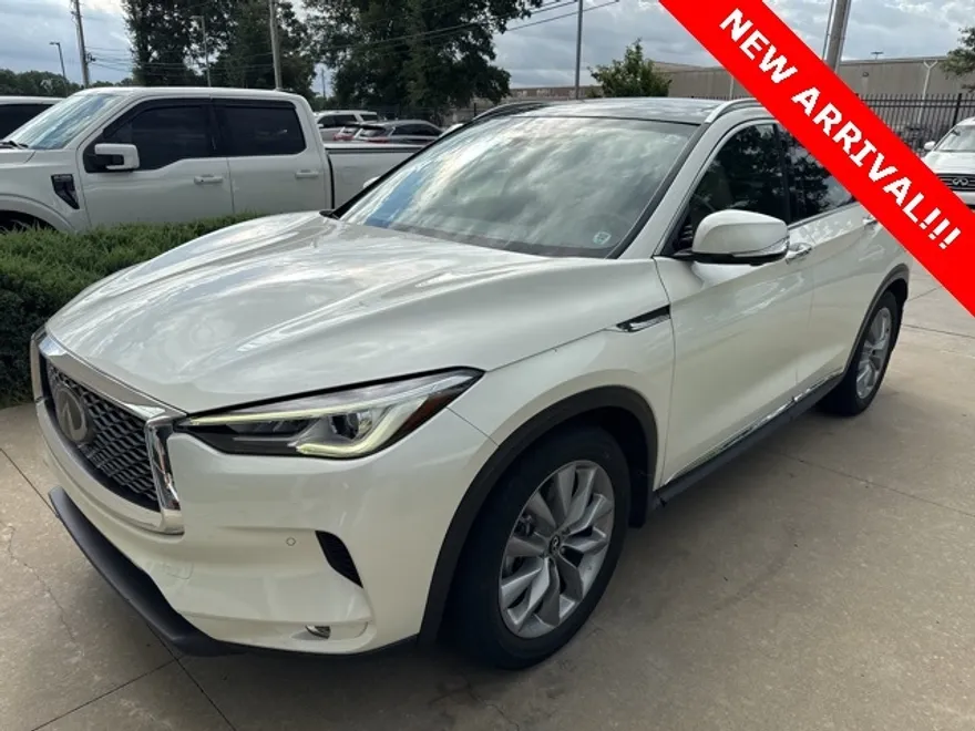 2019 Infiniti QX50 Essential photo 1