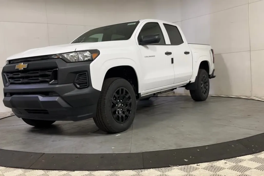 2026 Chevrolet Colorado Work Truck photo 1