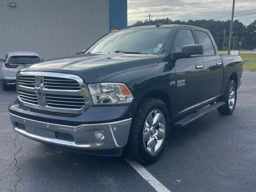 2018 Ram 1500 SLT photo 1