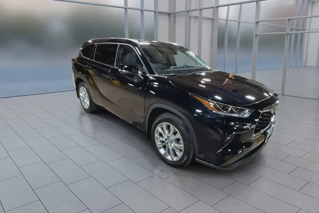 2022 Toyota Highlander Limited photo 1