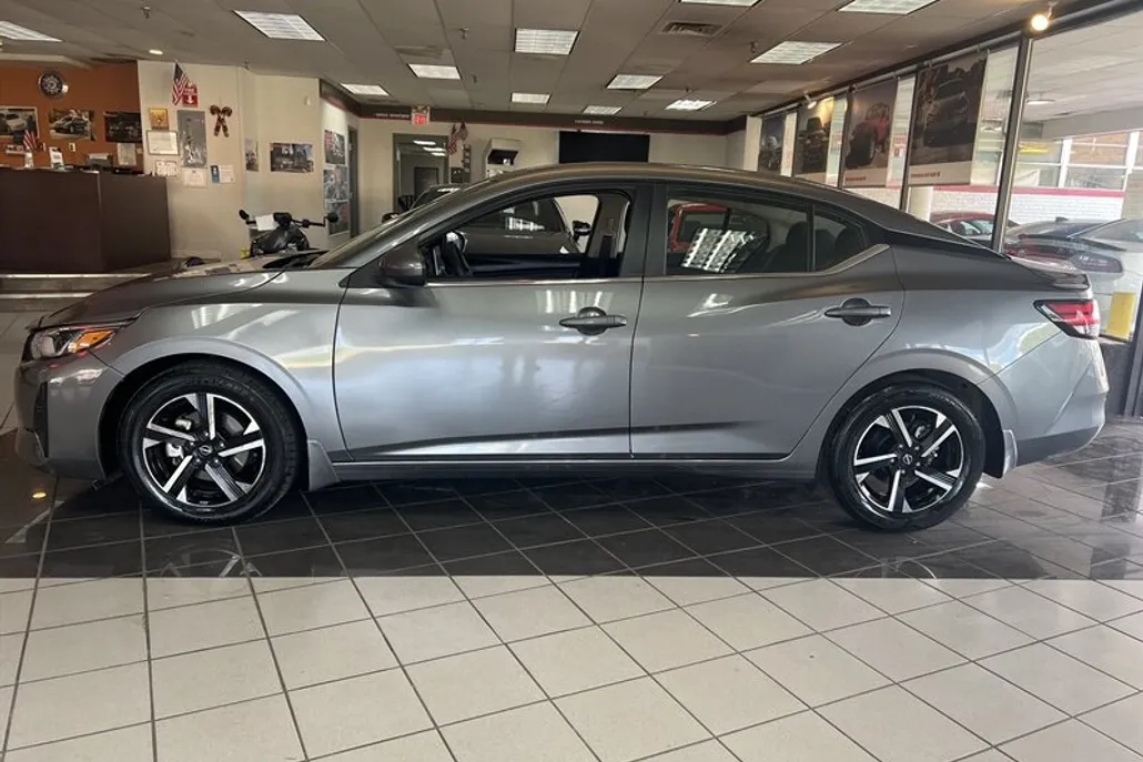 2024 Nissan Sentra SV photo 1