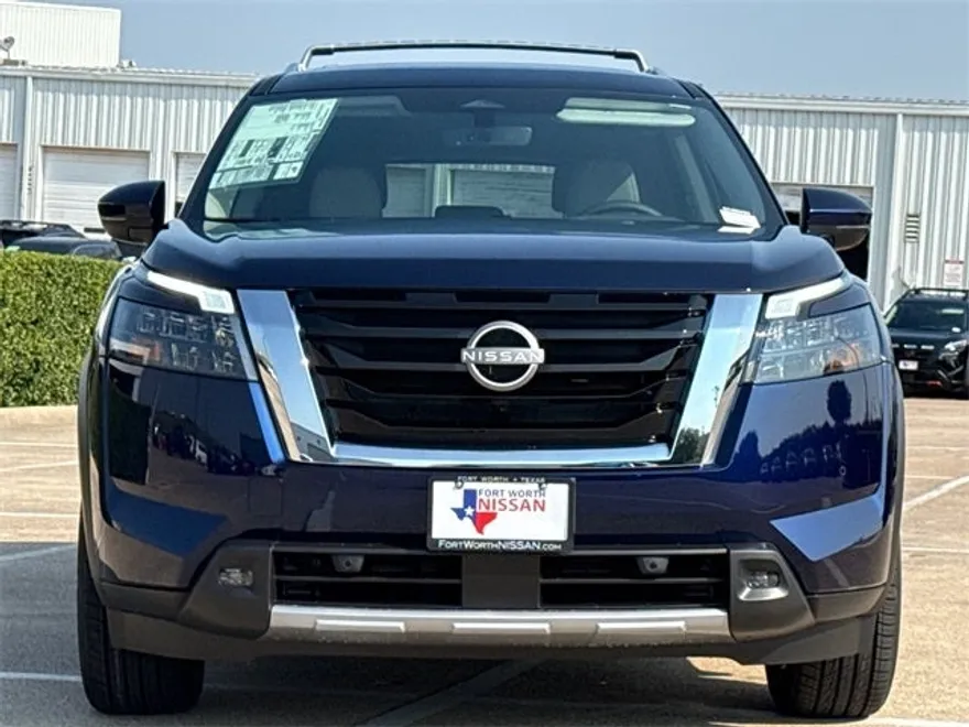 2025 Nissan Pathfinder SL photo 1