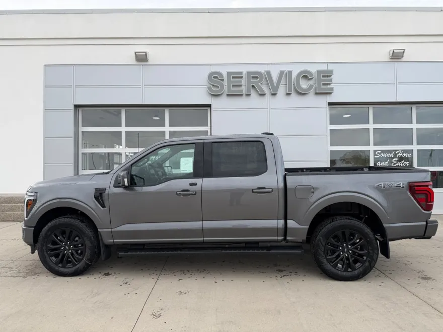 2025 Ford F-150 Lariat photo 1