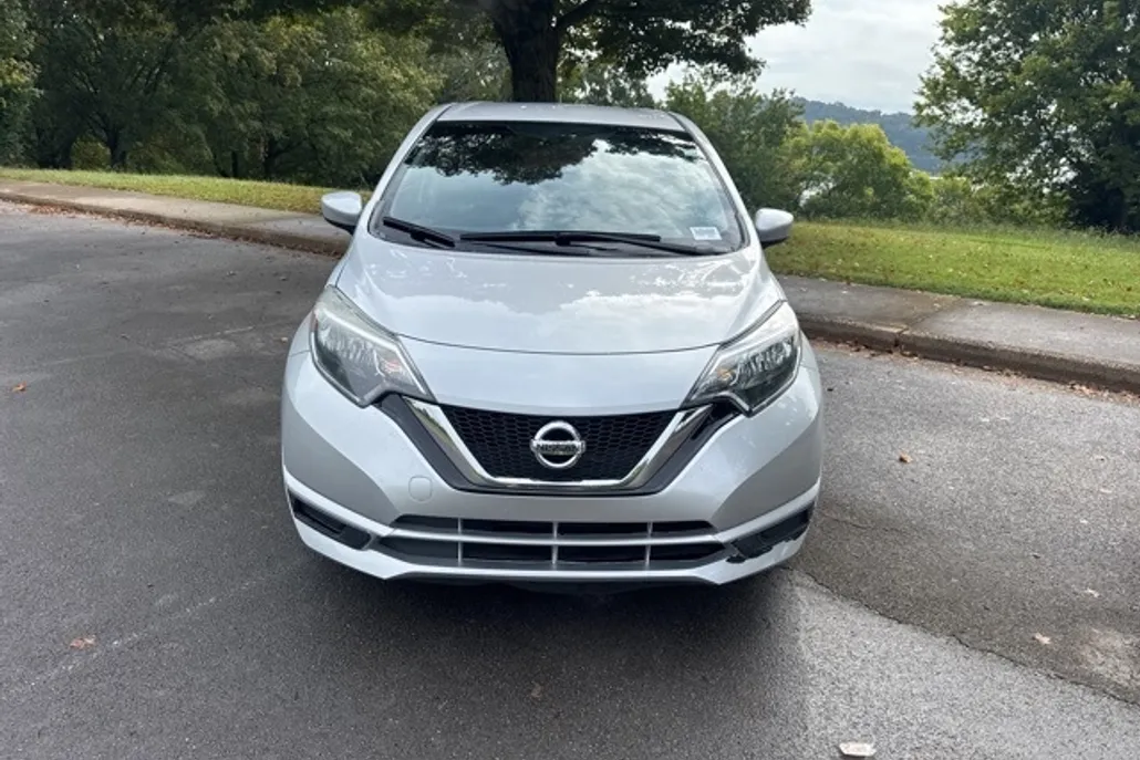 2019 Nissan Versa Note SV photo 1