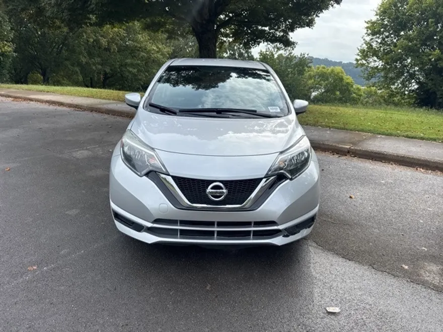 2019 Nissan Versa Note SV photo 1