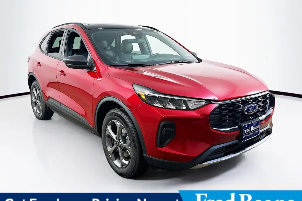 2025 Ford Escape ST-Line photo 1