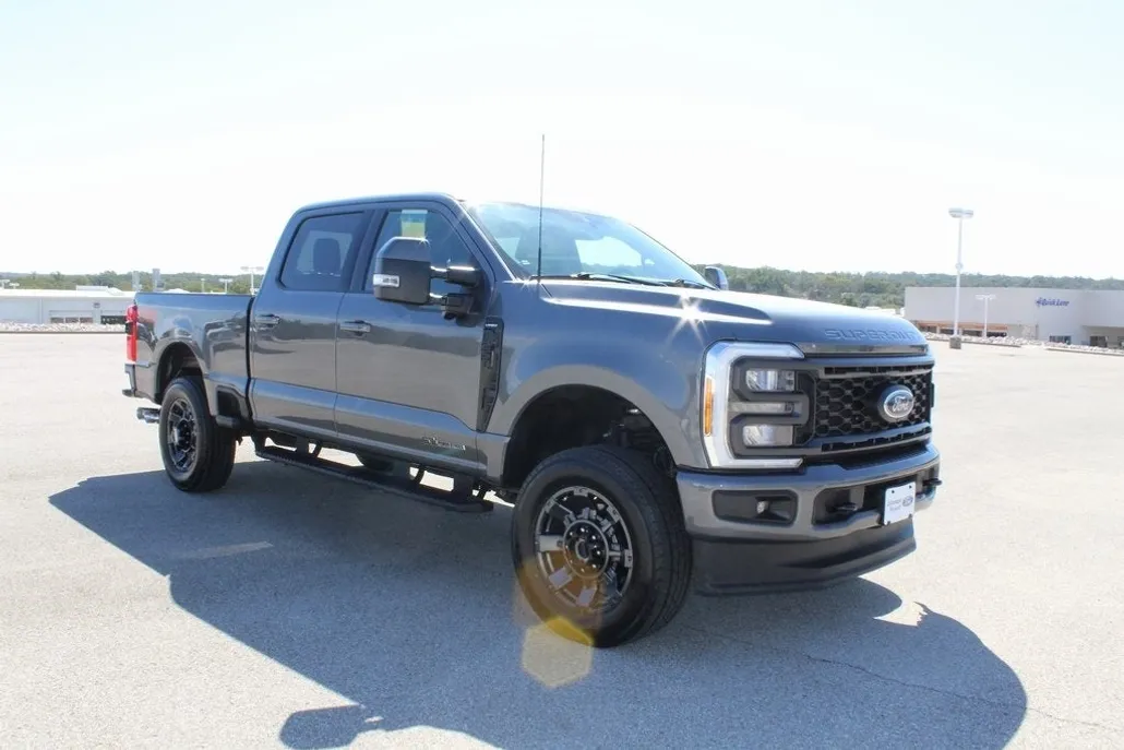 2023 Ford F-250 photo 1
