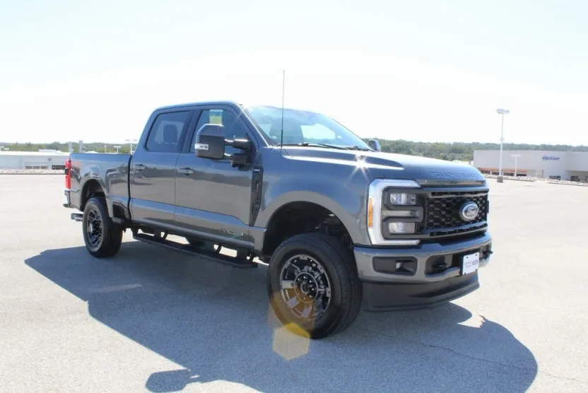 2023 Ford F-250 photo 1