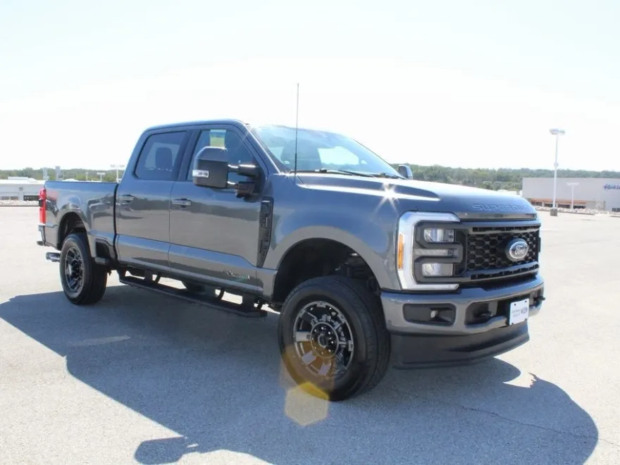 2023 Ford F-250 photo 1