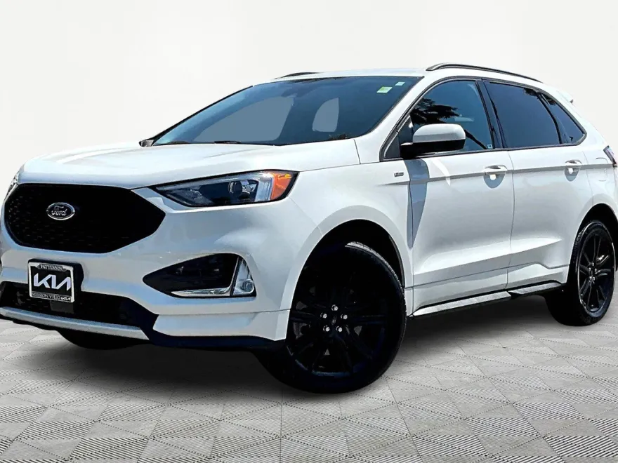 2023 Ford Edge ST-Line photo 1