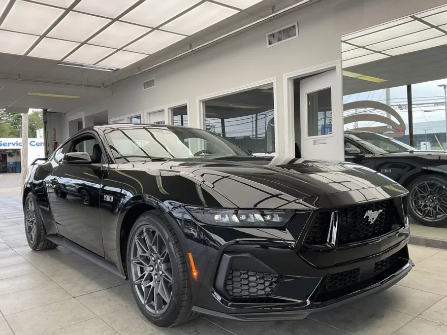2025 Ford Mustang GT Premium photo 1