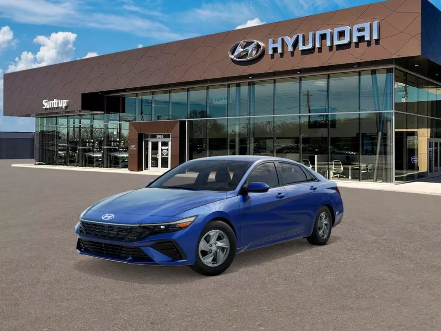 2025 Hyundai Elantra SE photo 1