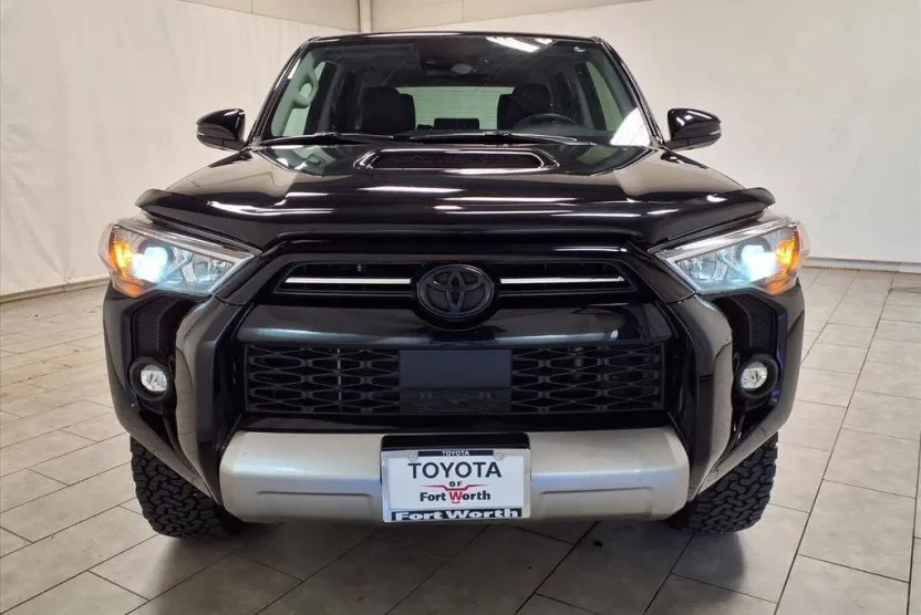2022 Toyota 4Runner TRD Off-Road Premium photo 1