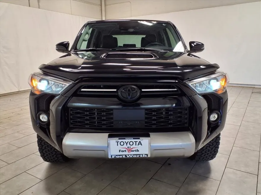 2022 Toyota 4Runner TRD Off-Road Premium photo 1