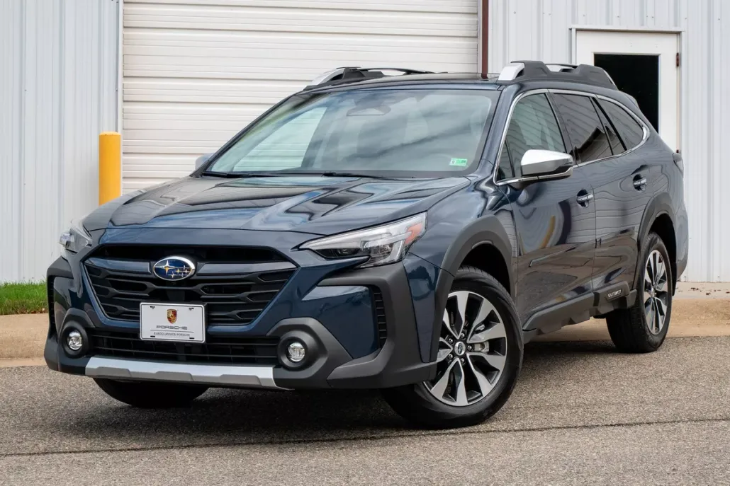 2025 Subaru Outback Touring XT photo 1