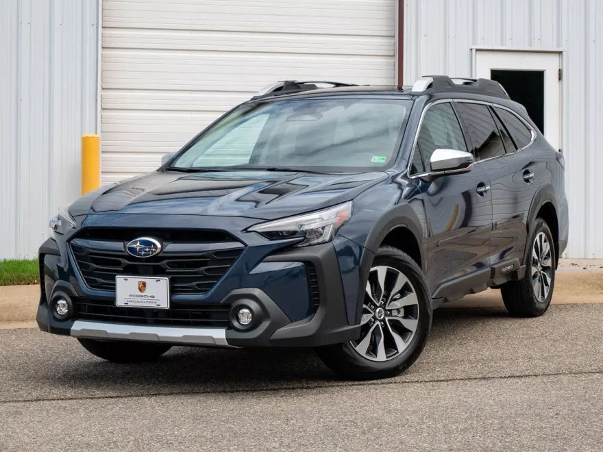 2025 Subaru Outback Touring XT photo 1