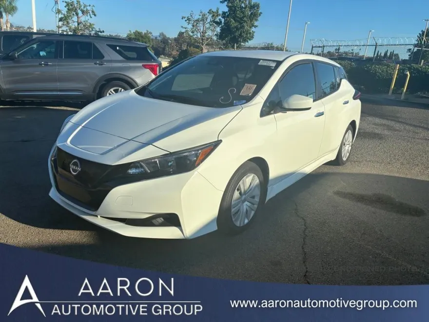 2024 Nissan Leaf S photo 1