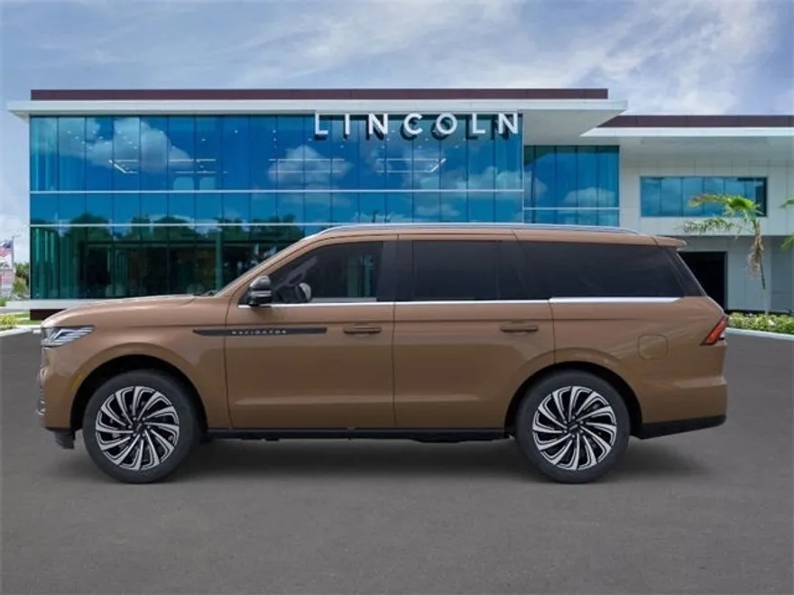 2025 Lincoln Navigator Black Label photo 1