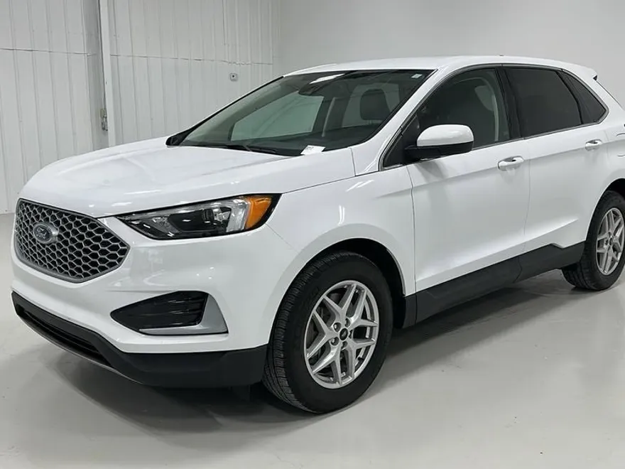 2023 Ford Edge SEL photo 1