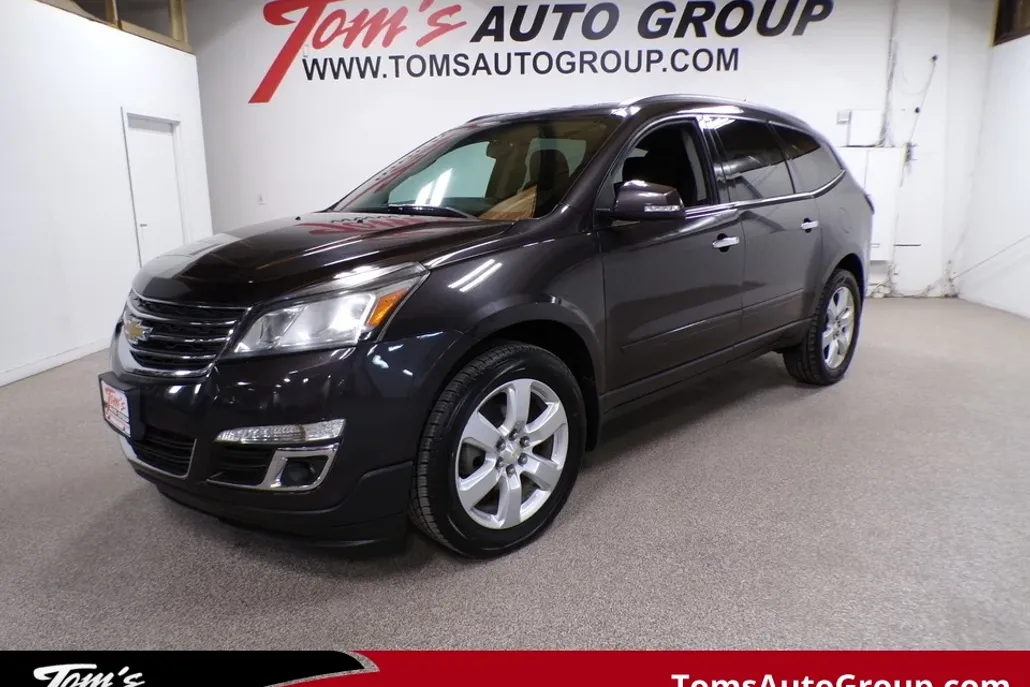 2016 Chevrolet Traverse 1LT photo 1