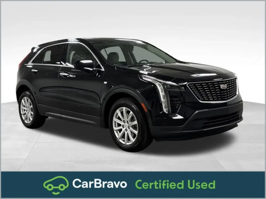2022 Cadillac XT4 Luxury photo 1