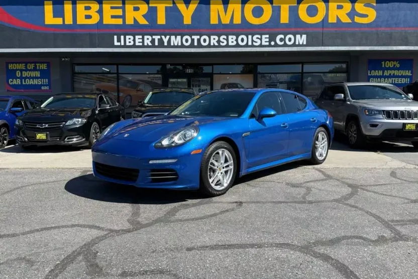 2016 Porsche Panamera Base photo 1