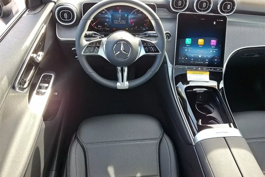 2026 Mercedes Benz GLC 300 4MATIC photo 1