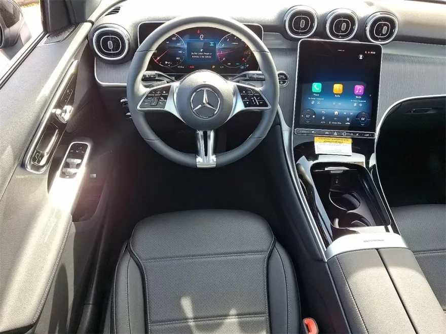 2026 Mercedes Benz GLC 300 4MATIC photo 1