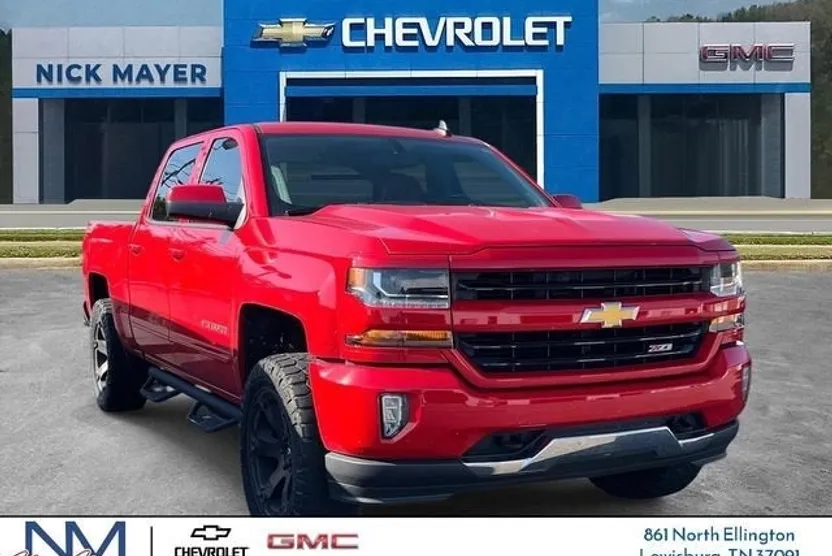 2017 Chevrolet Silverado 1500 LT photo 1