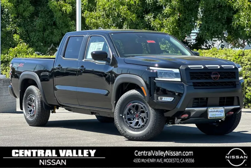2025 Nissan Frontier Crew Cab PRO-4X photo 1