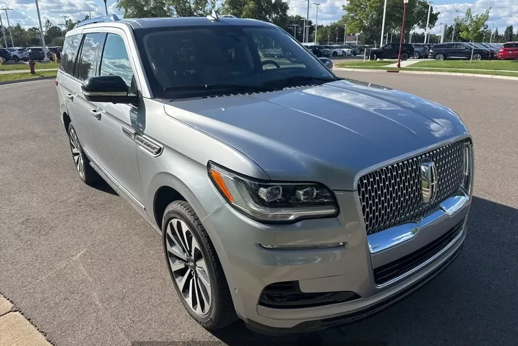 2022 Lincoln Navigator Reserve photo 1