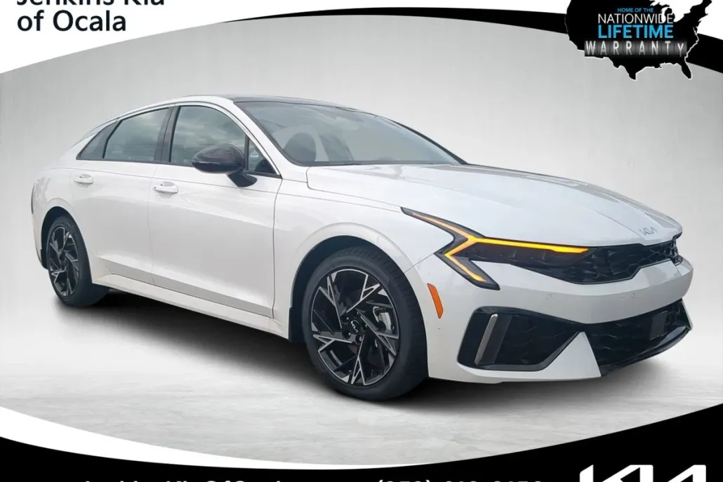 2025 Kia K5 GT-Line photo 1