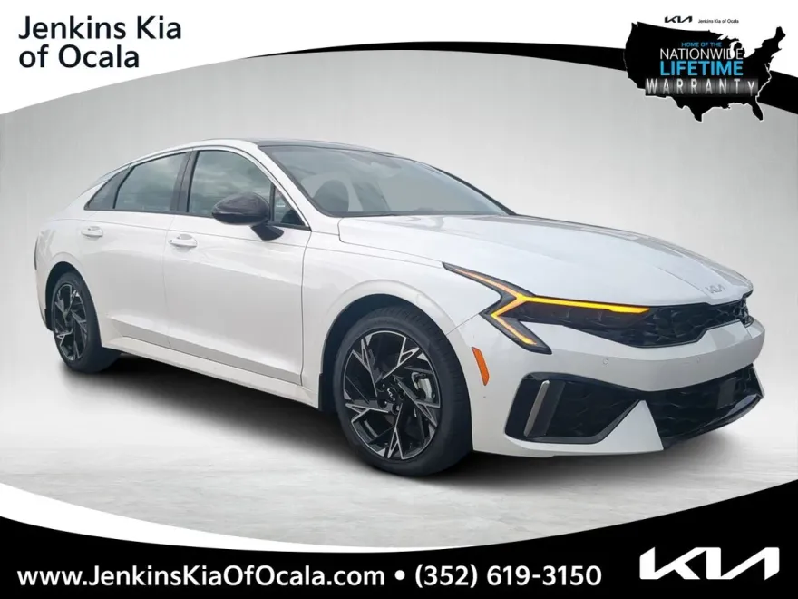 2025 Kia K5 GT-Line photo 1