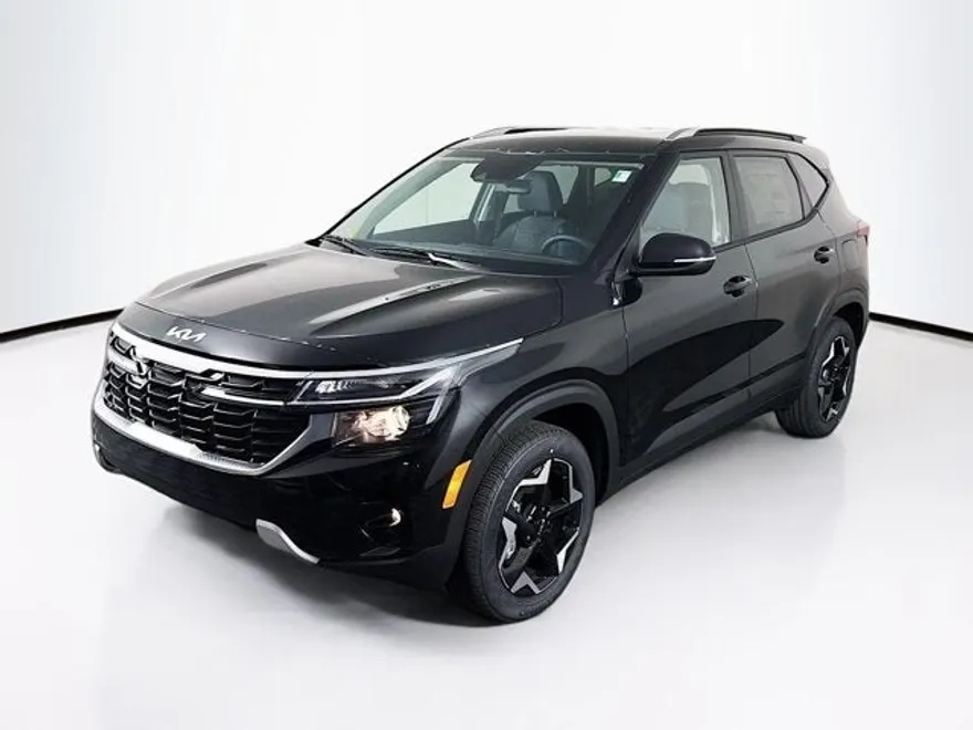 2025 Kia Seltos S photo 1