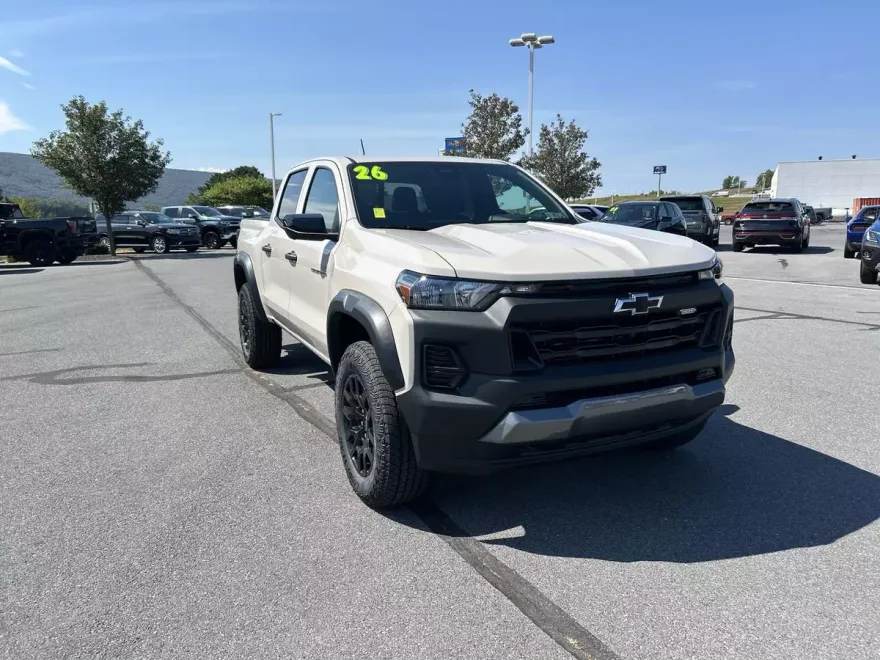 2026 Chevrolet Colorado Trail Boss photo 1
