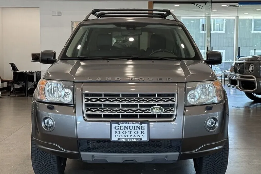 2008 Land Rover LR2 HSE photo 1